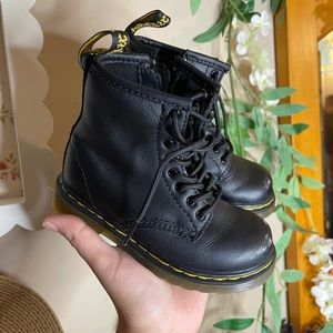 Dr martens boots black 8t
